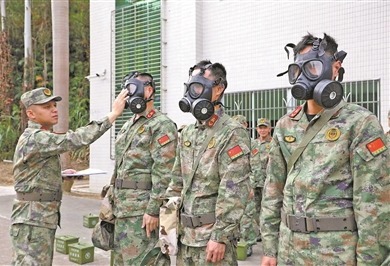 筑牢安全防線 提升應(yīng)急能力——廣東省紫金縣人武部深入開展群眾性練兵活動(dòng)，扎實(shí)組織防毒面具使用訓(xùn)練